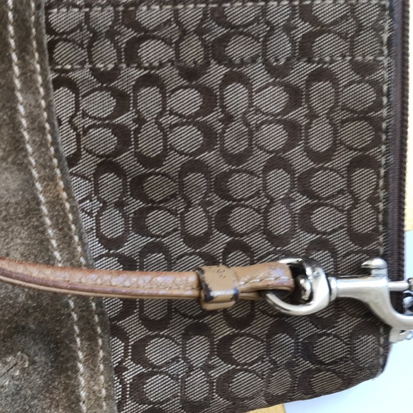 Coach magnolia wristlet purse. Briars brown in color/ khaki. 4 inches deep! - Picture 8 of 8